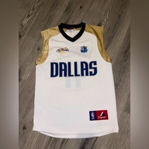 Dallas Mavericks Jersey women’s Size Medium Dirk Nowitzki 2006 NBA Finals Jersey